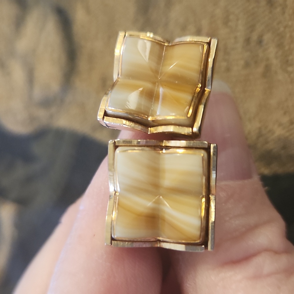Vintage Goldtone & Tan Marbled Cufflinks
